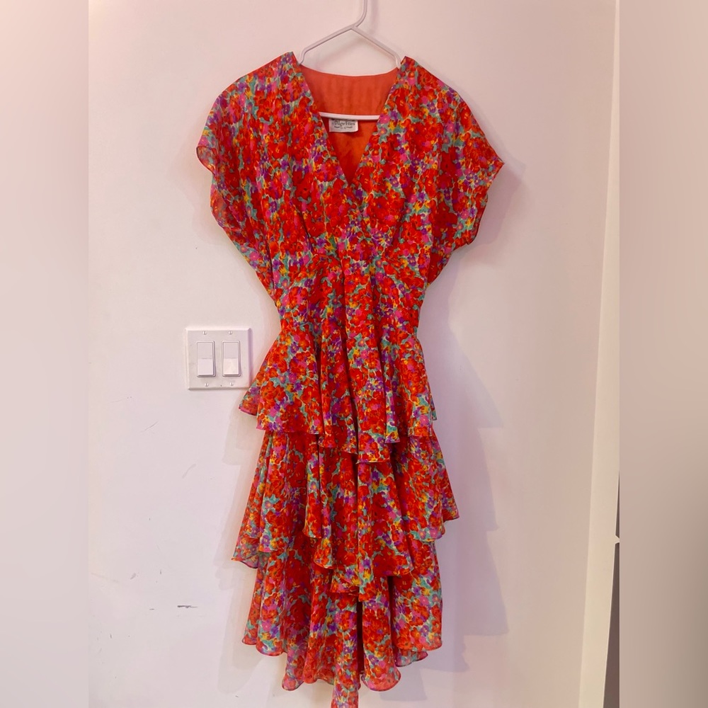 The most GORGEOUS Flattering Vintage Summer Dress - Picture 3 of 5